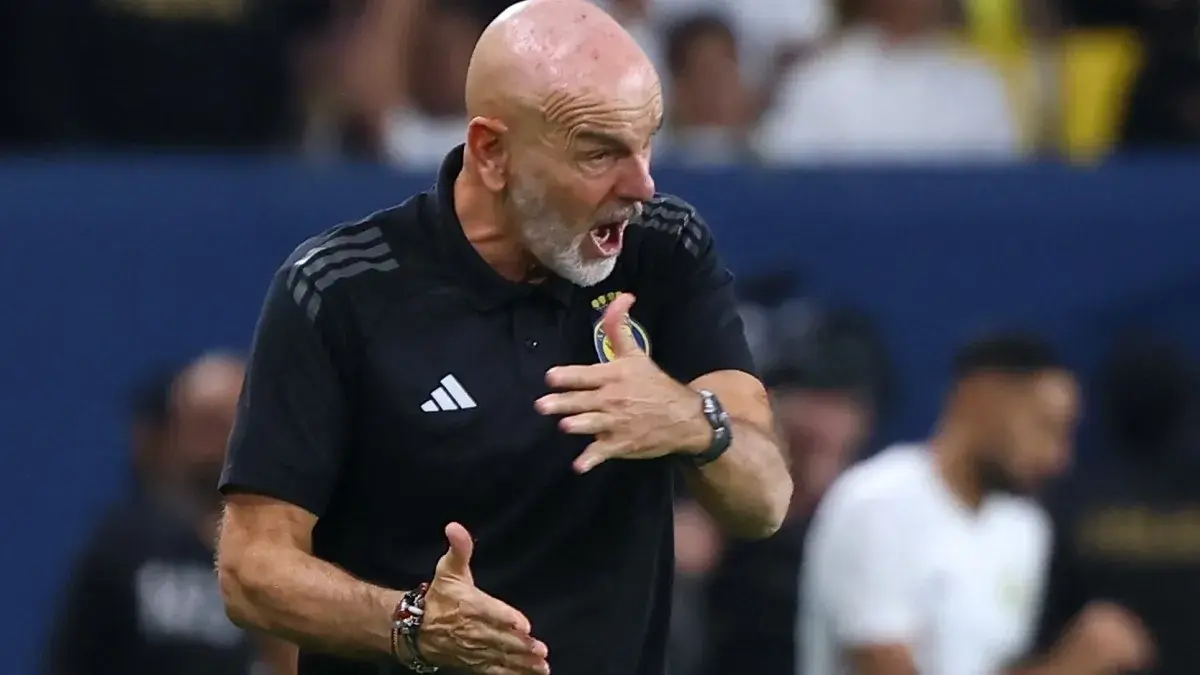 الدوري الإيطالي.. فيورنتينا يتعاقد مع المدرب ستيفانو بويلي