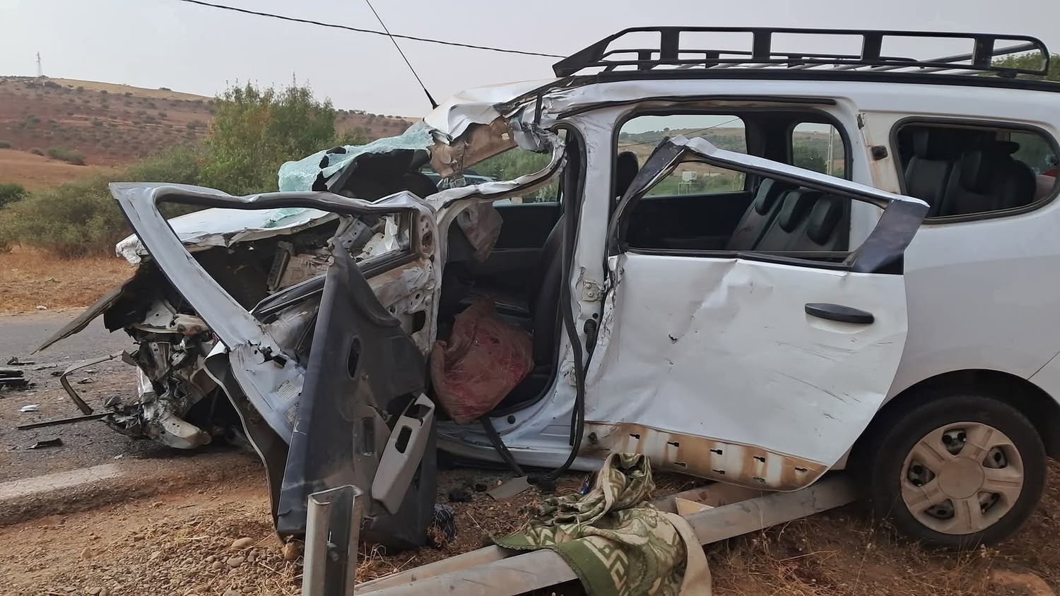 قتيل وثلاثة جرحى في حادث اصطدام “رموك” ب”طاكسي” +صور