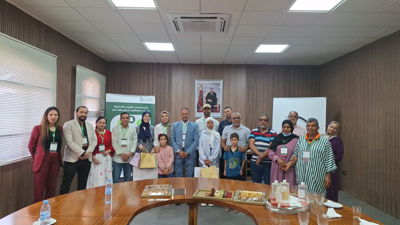 شركة أسمنت المغرب بالمزوضية تحتفي بتلميذتين متفوقتين في البكالوريا