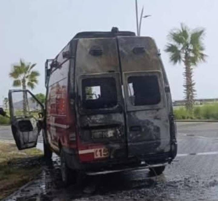 احتراق سيارة إسعاف بكورنيش الناظور دون تسجيل إصابات