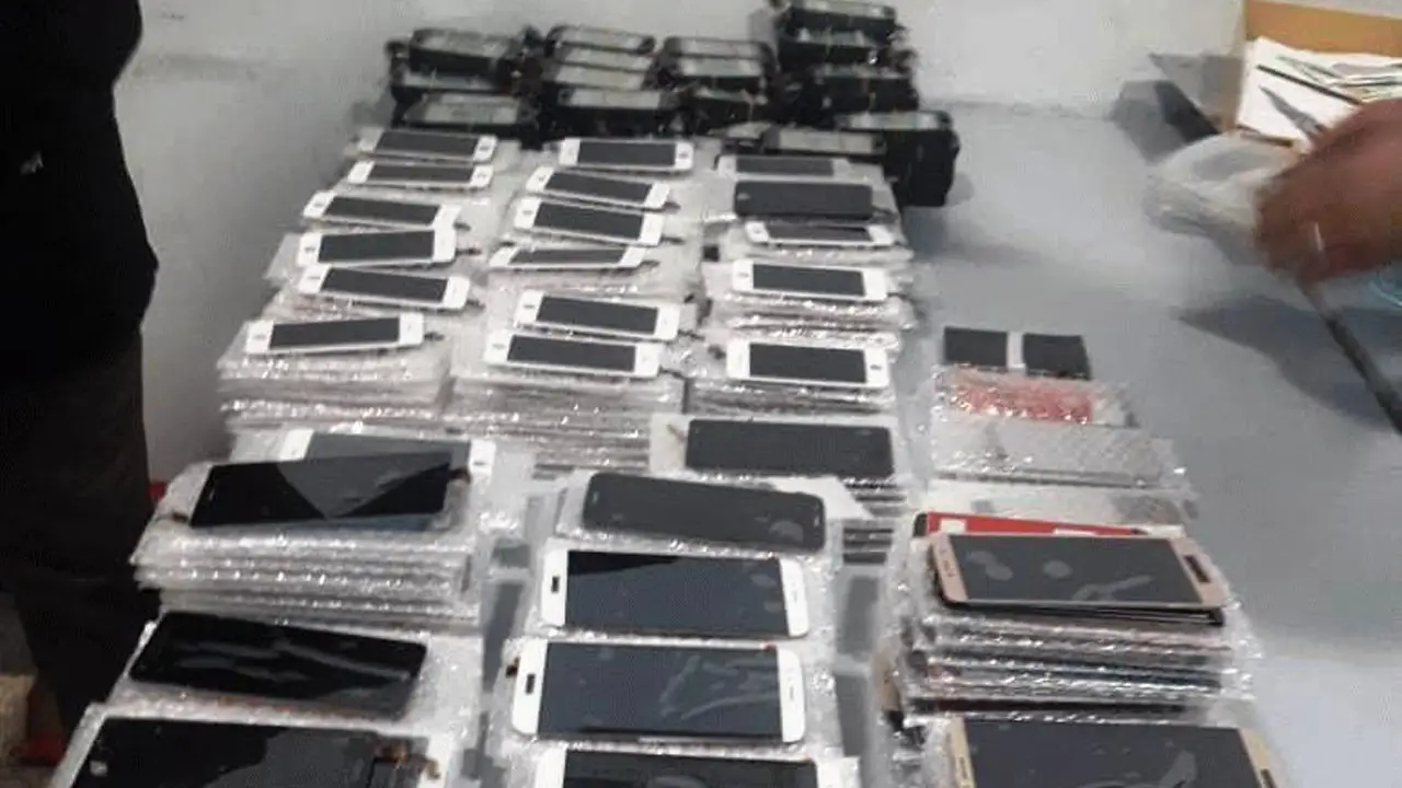 جمارك بني أنصار تحبط تهريب كمية كبيرة من الساعات الفاخرة والهواتف الذكية