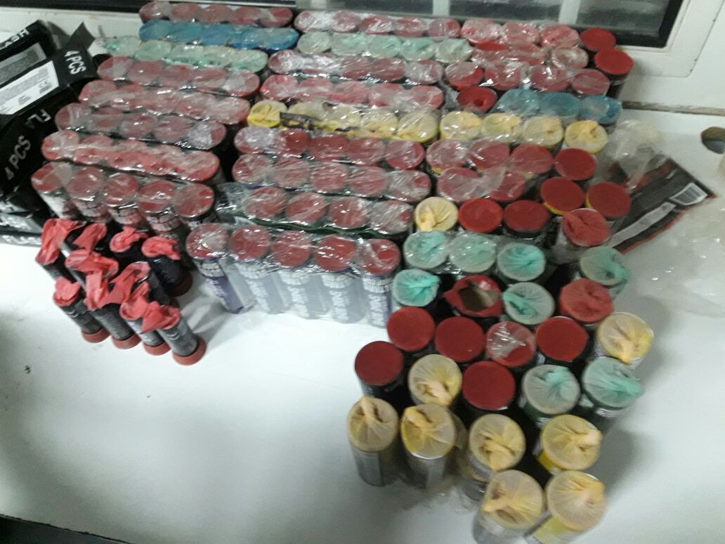 حجز 260 قطعة من الشهب الاصطناعية قبل مباراة اتحاد طنجة وحسنية أكادير