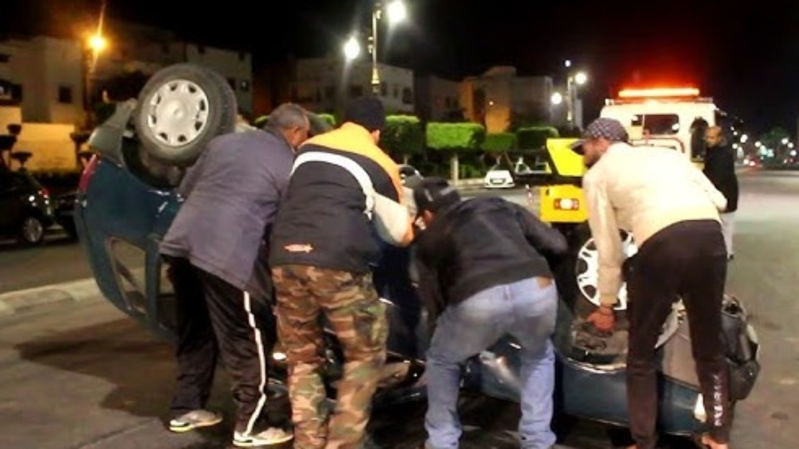 الطريق المهترئة تسبب حادثاً في آسفي.. نجاة شابة بأعجوبة بعد انقلاب سيارة بجنان الشقوري