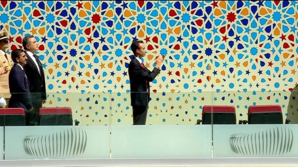 ولي العهد يُدشّن ملعب مولاي عبد الله في حلته الجديدة ويُحيي العمال والمهندسين في بادرة إنسانية مؤثرة