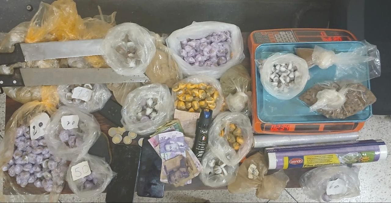 مداهمات أمنية بطنجة تسفر عن حجز مخدرات ومؤثرات عقلية
