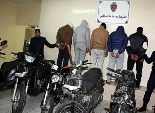 الأمن يفكك شبكة متخصصة في سرقة الدراجات النارية ببني أنصار وبني شيكر