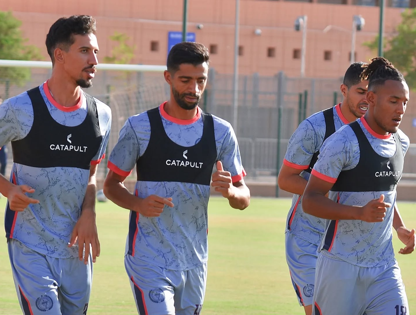عناصر الكوكب المراكشي تشد الرحال إلى أكادير