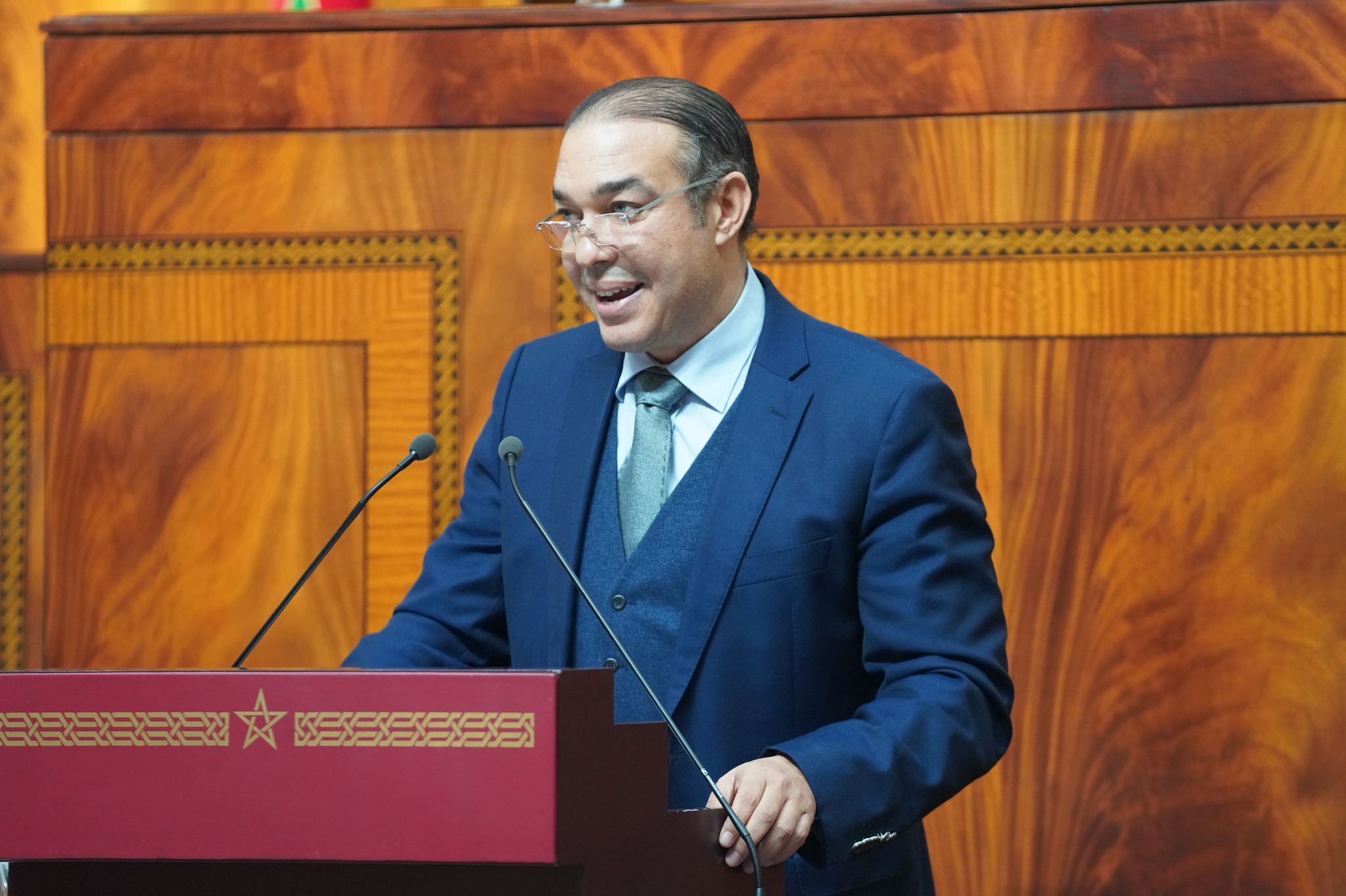 أوزين يسائل وزير الصحة حول “تردي الخدمات” في المستشفيات العمومية
