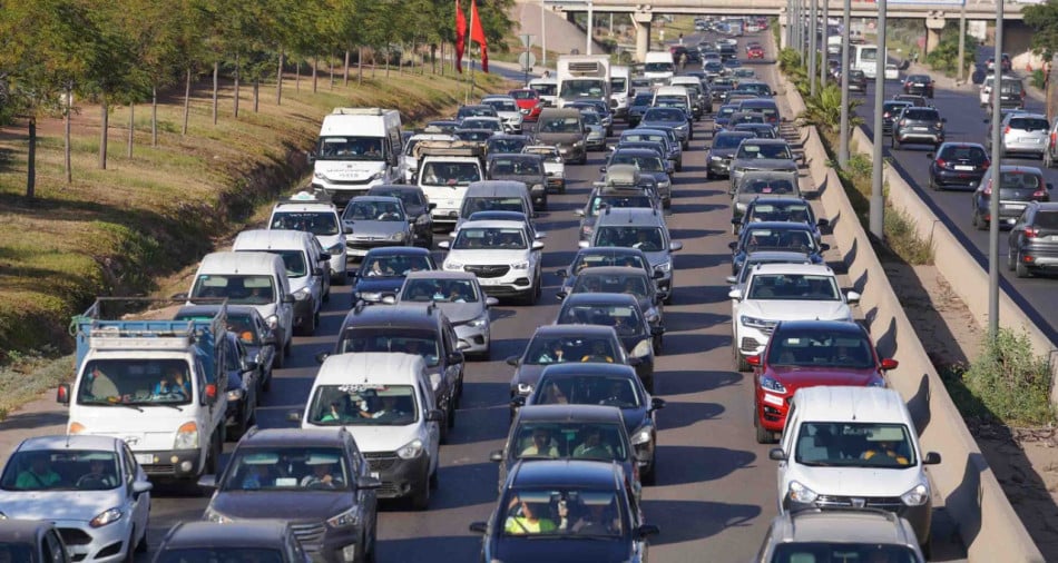 عطلة نهاية السنة.. الوكالة الوطنية للسلامة الطرقية تدعو مستعملي الطريق إلى توخي أقصى درجات اليقظة والحذر