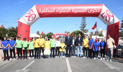 سباق التناوب الرمزي المسيرة الخضراء يحط الرحال بالصويرة في مرحلته السابعة