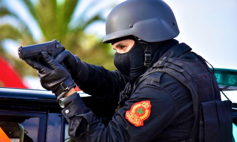 سلا.. شرطي يضطر لاستعمال سلاحه الوظيفي لتوقيف جانح من ذوي السوابق هاجم عناصر الأمن بسلاح أبيض