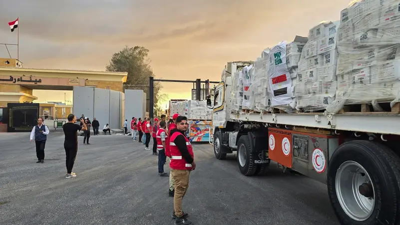 من معبر رفح.. بدء دخول المساعدات الإنسانية إلى غزة