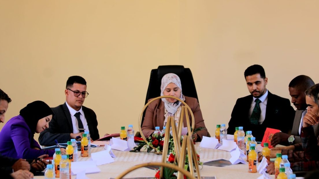 المحكمة الابتدائية إمنتانوت تحتضن اجتماعاً حول “العنف الرقمي” ضد النساء والأطفال