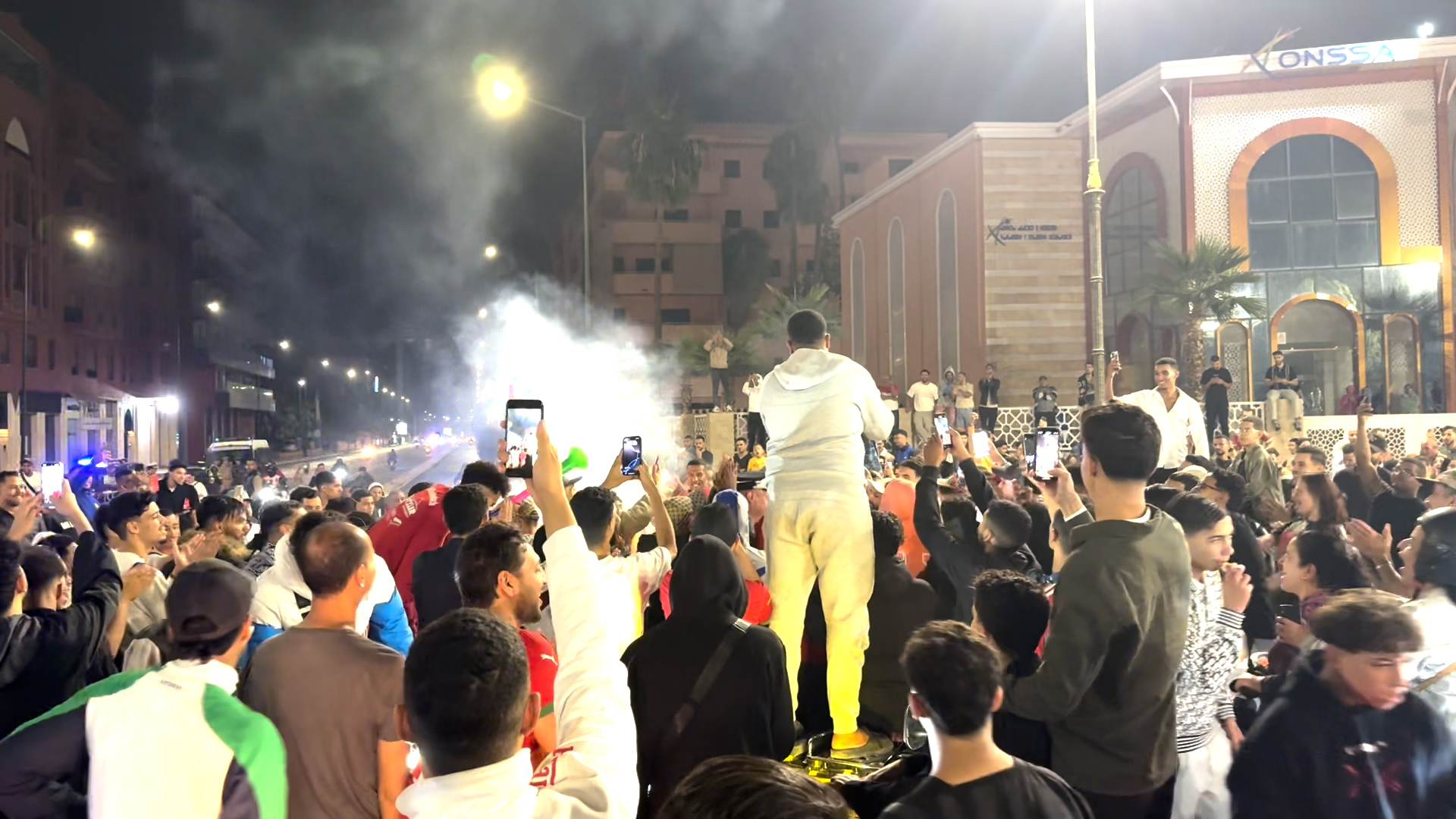 بالفيديو.. مراكش تحتفل بجنون بتتويج أشبال الأطلس بكأس العالم لأقل من 20 سنة في إنجاز تاريخي