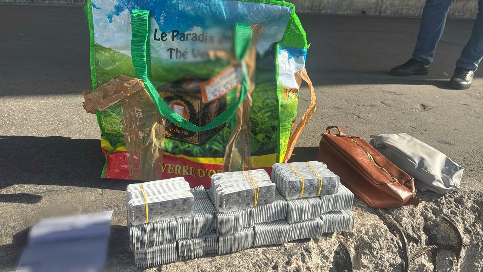 عملية مشتركة بميناء طنجة المتوسط.. إحباط محاولة تهريب 9000 قرص “ريفوتريل” المخدر