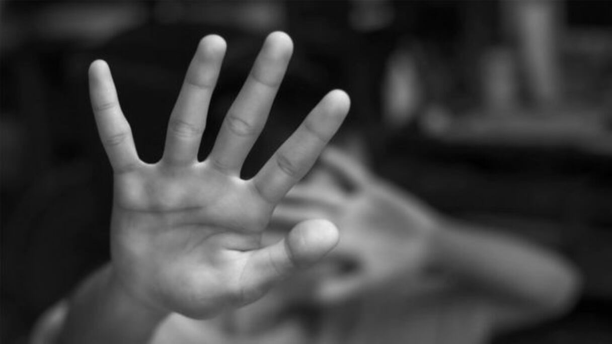 إدانة قاصر داوم على ممارسة الجنس على تلميذ مقابل اللعب بهاتفه