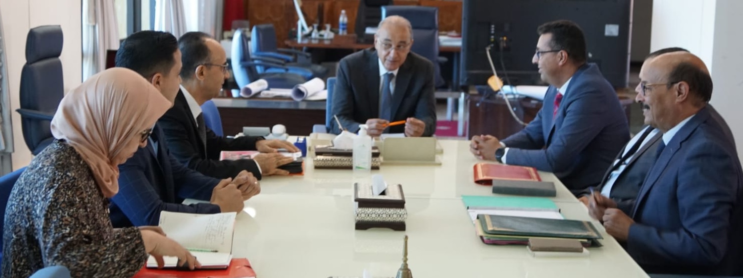 اليزيدي عامل قلعة السراغنة يدعو لتسريع إنجاز مشروع الطريق السيار مراكش -بني ملال
