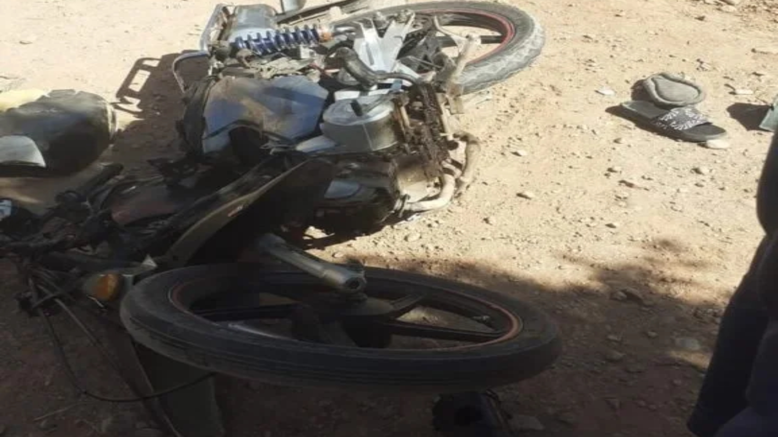 اصطدام عنيف بين شاحنة ودراجة نارية بقلعة السراغنة.. إصابات بليغة لسائق الدراجة