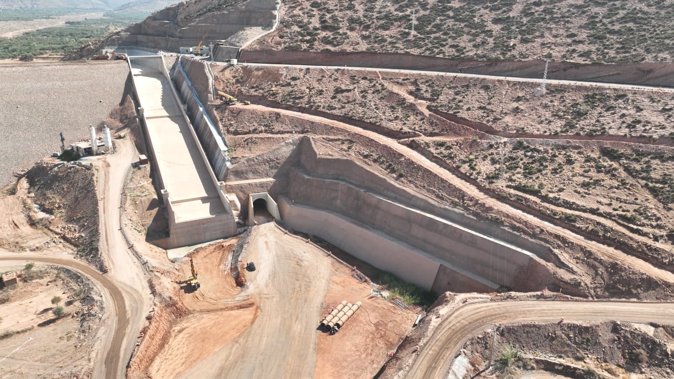 سد آيت زيات باقليم الحوز.. إنجاز 97% وتقديمه بعامين عن الموعد الأصلي لدعم الأمن المائي بمراكش آسفي