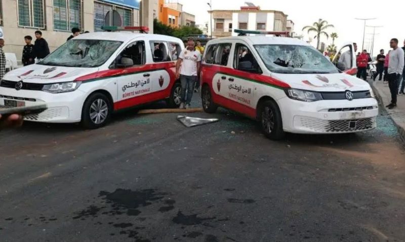استنفار أمني ببني ملال.. شخص في حالة هيجان يحطم سيارات الشرطة بالحجارة