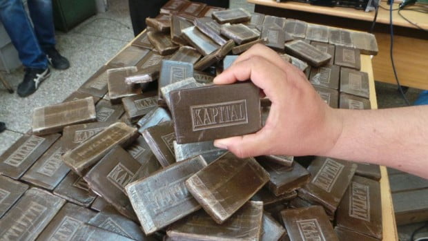 تفتيش شاحنة يحبط تهريب شحنة كبيرة من مخدر الشيرا بميناء طنجة المتوسط