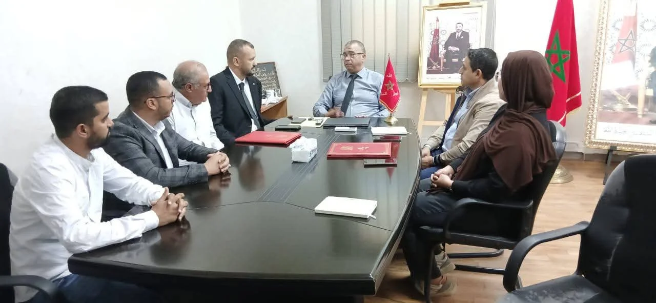 المديرية الإقليمية لقلعة السراغنة تعزز الشراكات.. اتفاقية مع “سفراء الخير” لتأهيل المدارس