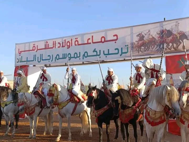 انطلاق موسم “رجال البلاد” بقلعة السراغنة احتفاءً بالفروسية والتراث