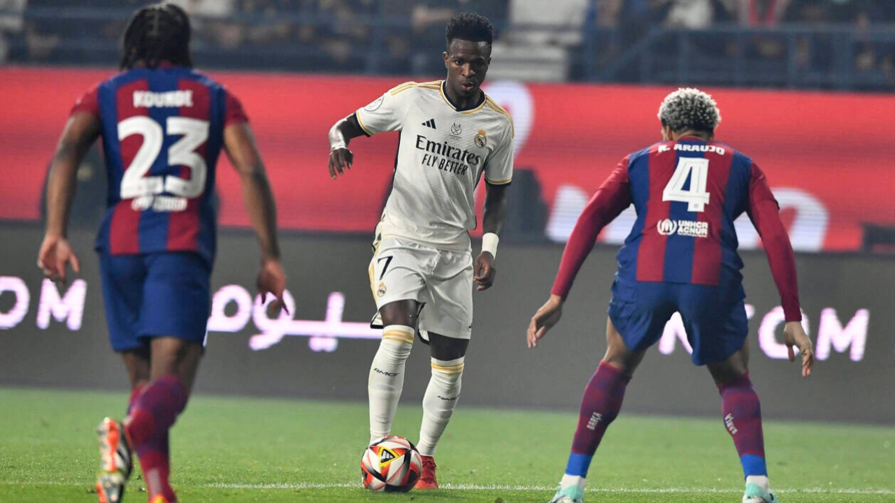 الدوري الاسباني.. مواجهة نارية بين ريال مدريد وبرشلونة على صدارة الترتيب