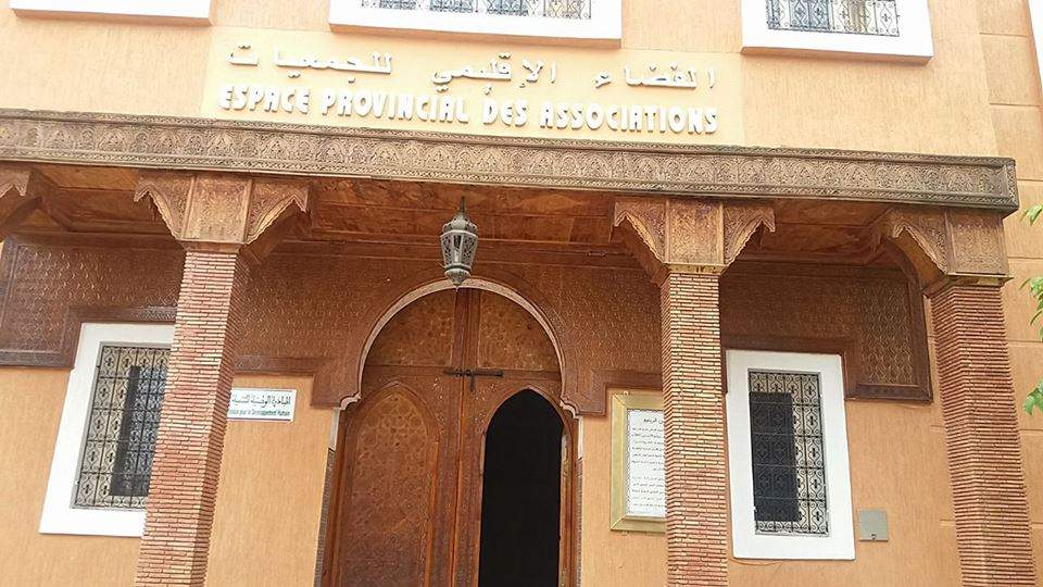 بميزانية 1.5 مليون درهم.. المبادرة الوطنية للتنمية البشرية بالحوز تصادق على تأهيل “الفضاء الإقليمي للجمعيات” بميزانية 1.5 مليون درهم.. المبادرة الوطنية للتنمية البشرية بالحوز تصادق على تأهيل “الفضاء الإقليمي للجمعيات”