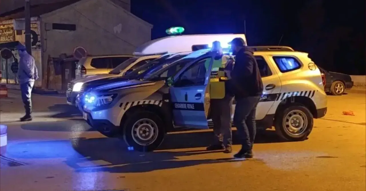 الدرك الملكي يوقف 3 شبان متورطين في إحراق سيارة وظيفية بقلعة السراغنة
