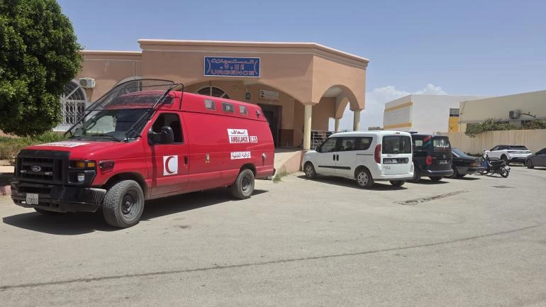 أربعة أشخاص يرشقون شابا بالحجارة ويرسلونه للمستعجلات ثم يلوذون بالفرار