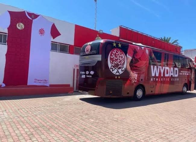 قضية اللاعب بنيشو تدفع فريق أولمبيك آسفي للحجز القضائي على حافلة الوداد البيضاوي