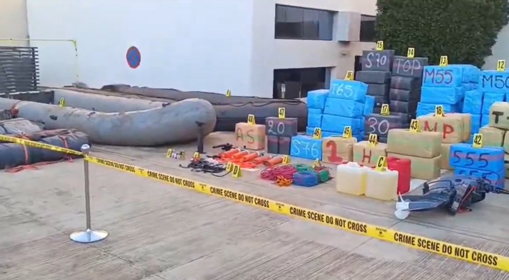 16 طناً من الشيرا محجوزة.. يسقط شبكة تهريب دولية تستغل شواطئ الدار البيضاء