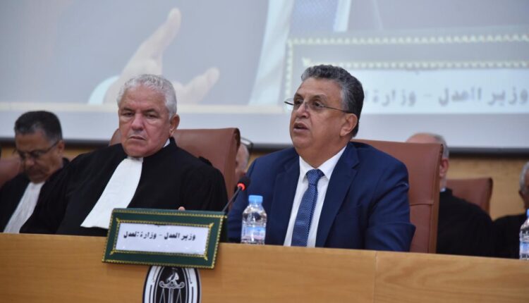وزير العدل يحذر من تراجع دور المحامي أمام التكنولوجيا ووسائل التواصل الاجتماعي ويعلن تقدم قانون المحاماة