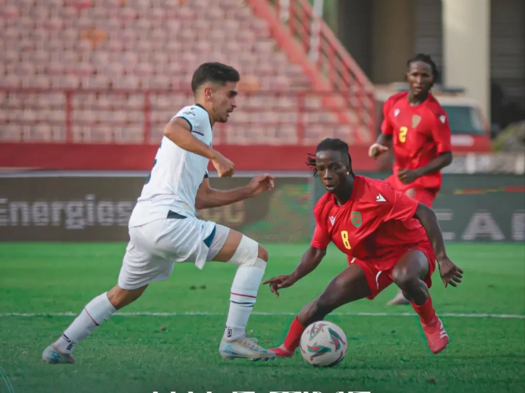 كأس الكونفيدرالية.. فريق أولمبيك آسفي يعود بانتصار ثمين من باماكو