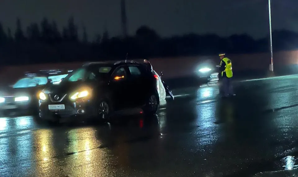 إصابة امرأة ورجل إثر اصطدام عنيف بين سيارة ودراجة نارية على طريق مراكش-لوداية