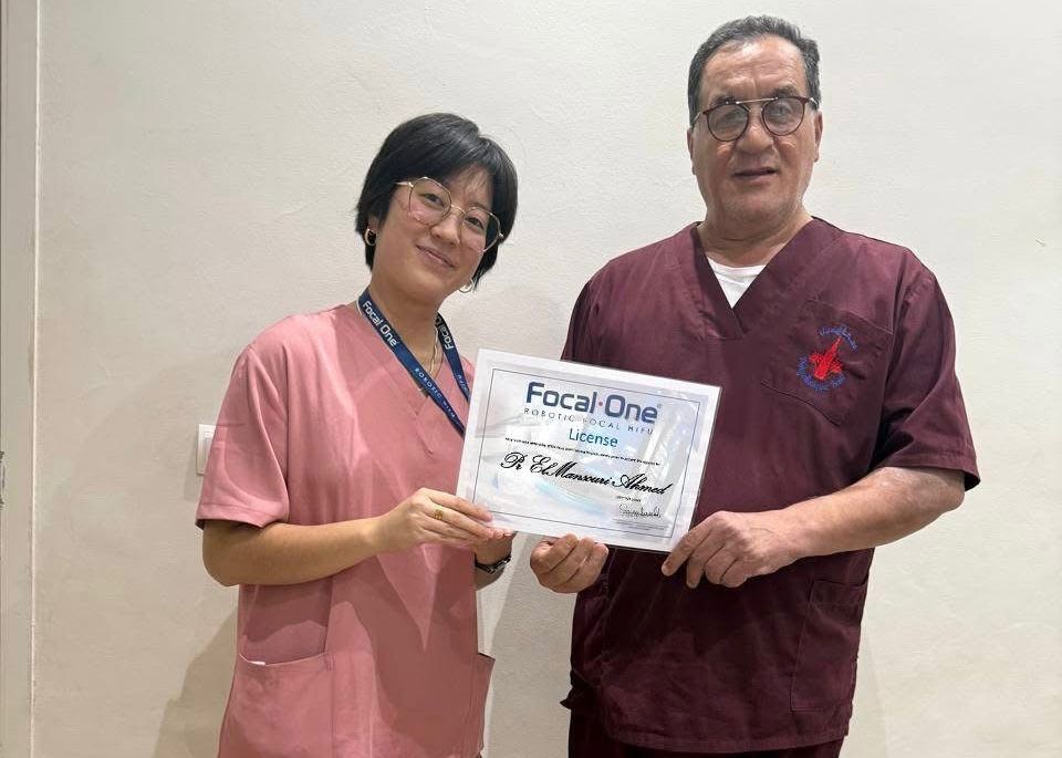 البروفيسور المراكشي أحمد المنصوري يحصل على أول دبلوم إفريقي وعربي في علاج سرطان البروستات بتقنية “الهايفو”