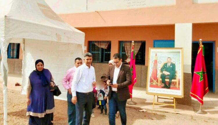 الناجي رئيس جماعة الويدان يطلق عملية توزيع الكتب والمحفظات لفائدة تلاميذ التعليم الأولي