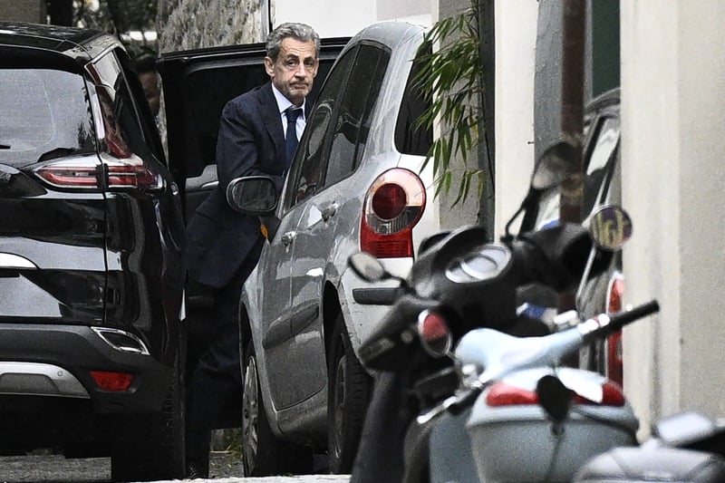 بعد 20 يوما في سجن “لاسانتيه”.. إفراج مشروط عن ساركوزي