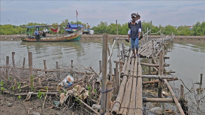 إندونيسيا.. 6 قتلى و17 مفقوداً جراء انهيار أرضي في جاوة الوسطى