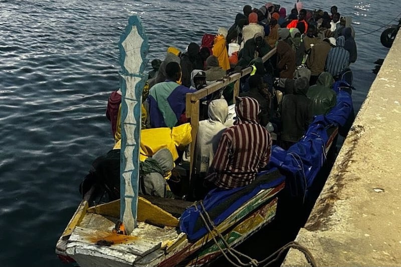 خفر السواحل بموريتانيا ينقذ 132 مهاجرا كانوا في طريقهم إلى إسبانيا