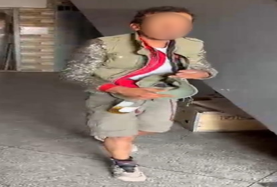 بالفيديو.. محترف سرقة يستغل مظهر التشرّد لتنفيذ جرائمه في منطقة المحاميد بمراكش