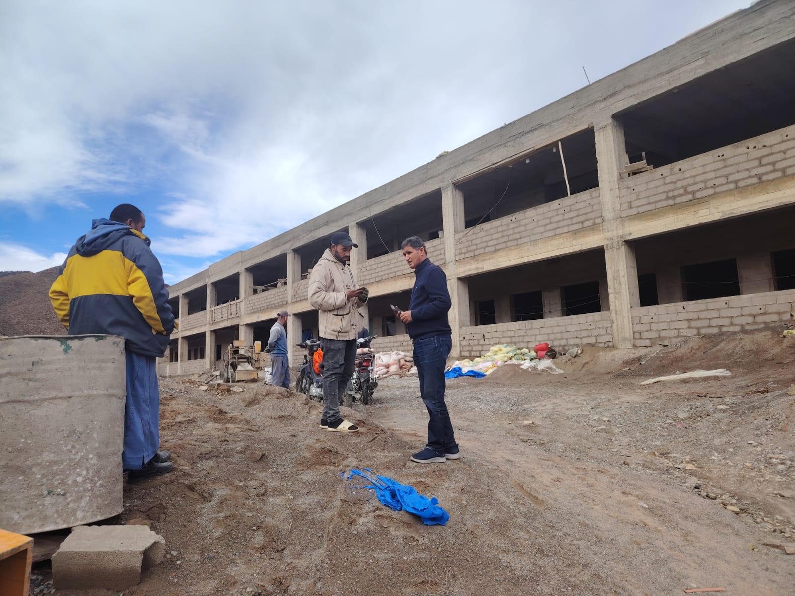 عامل إقليم شيشاوة يقوم بزيارة تفقدية مفاجئة لجماعة أيت حدو يوسف بعد التساقطات المطرية