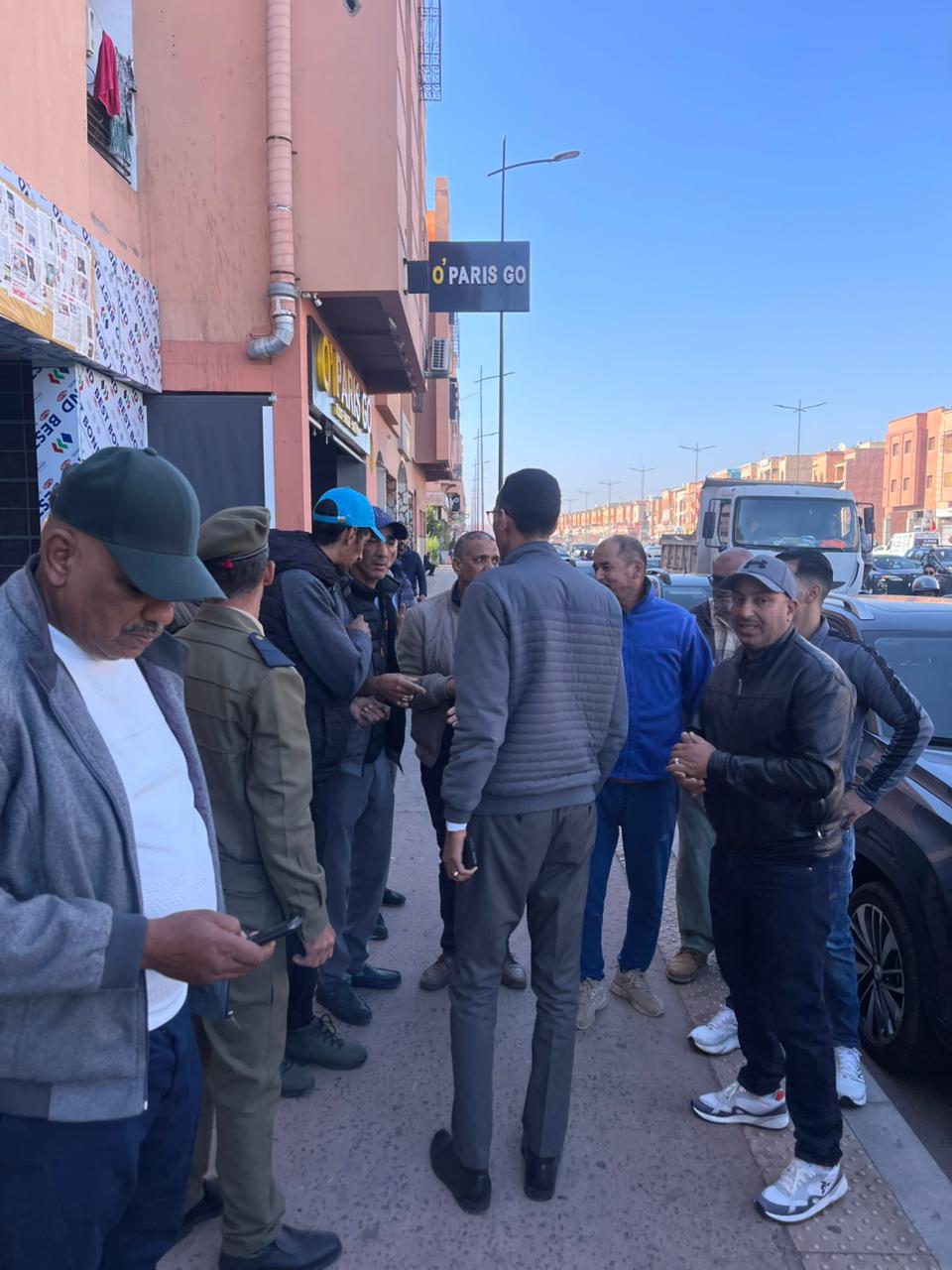 مراكش.. سلطات المنارة تشن حملة واسعة ضد احتلال الملك العمومي وتحجز لوحات إشهارية مخالفة