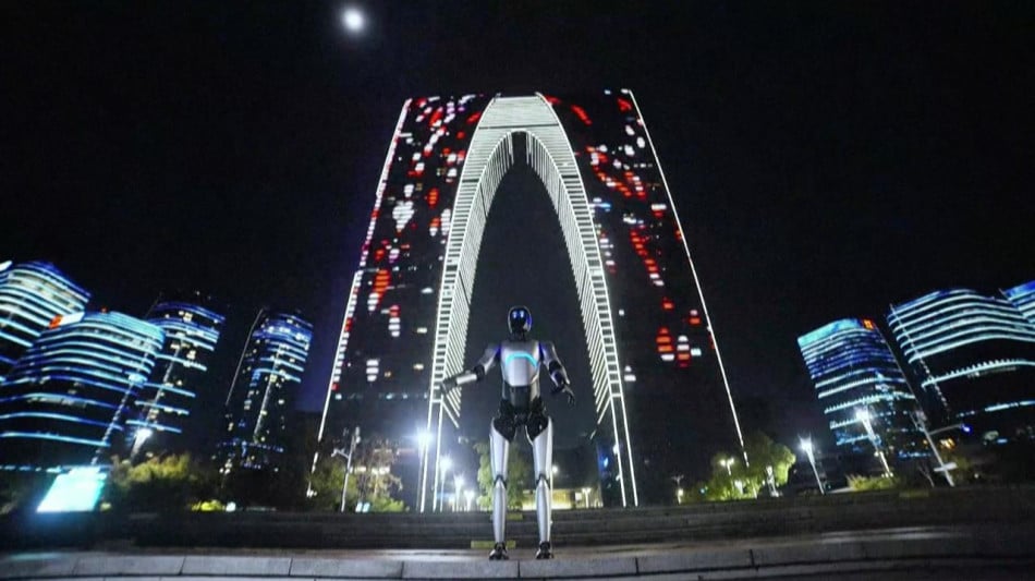 روبوت صيني شبيه بالبشر يدخل “غينيس” لسيره 100 كيلومتر في ثلاثة أيام