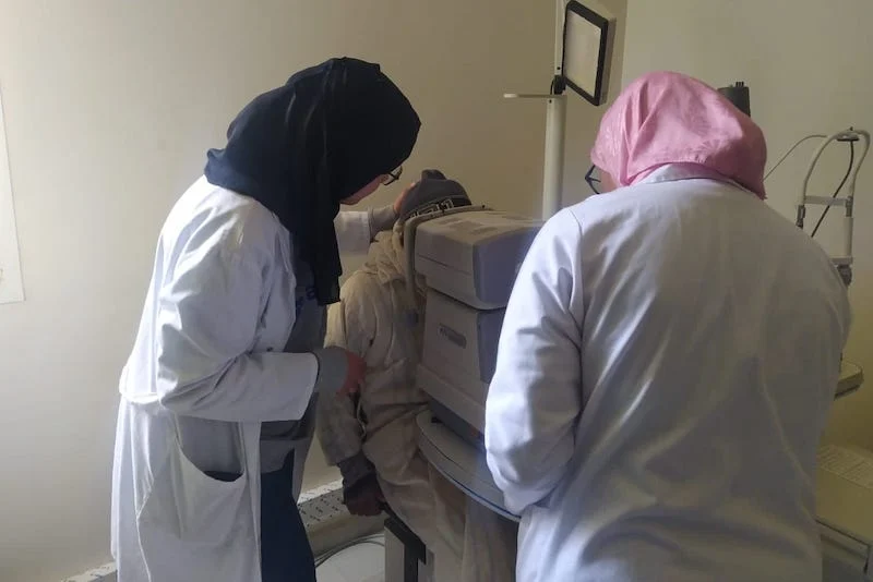 قلعة السراغنة.. حملة طبية مجانية لـ “إزالة المياه البيضاء” تستهدف الفئات الهشة