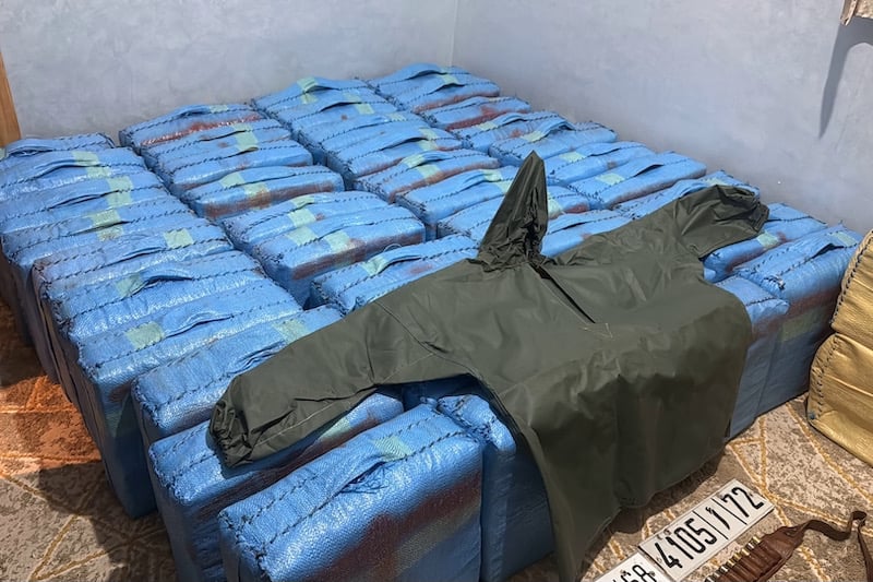 التهريب الدولي.. الدرك يحجز 3 أطنان من الشيرا وأجهزة “GPS” و50 خرطوشة