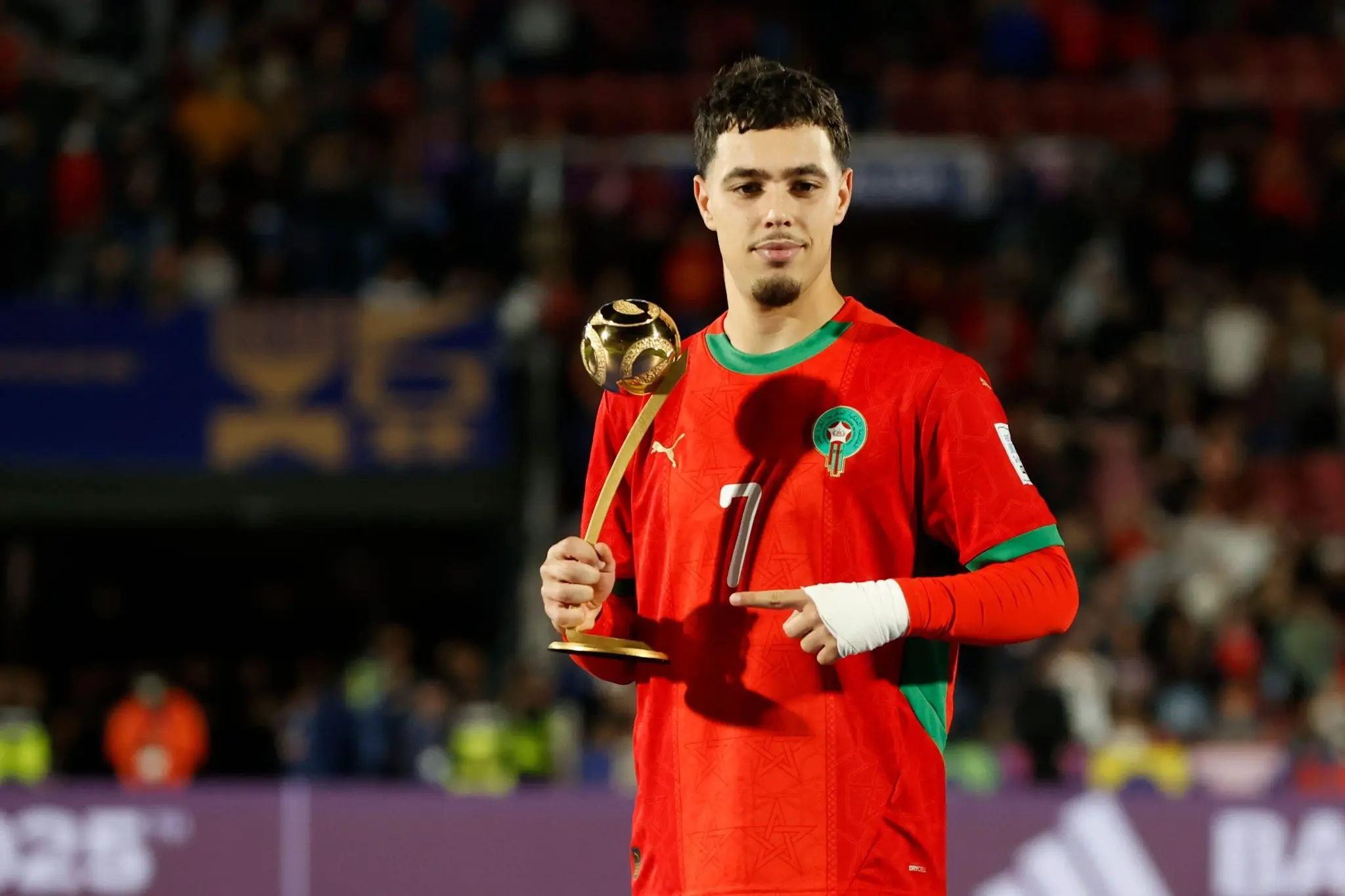 عثمان معما يحصد جائزة “أفضل لاعب أفريقي شاب” في حفل جوائز “الكاف”