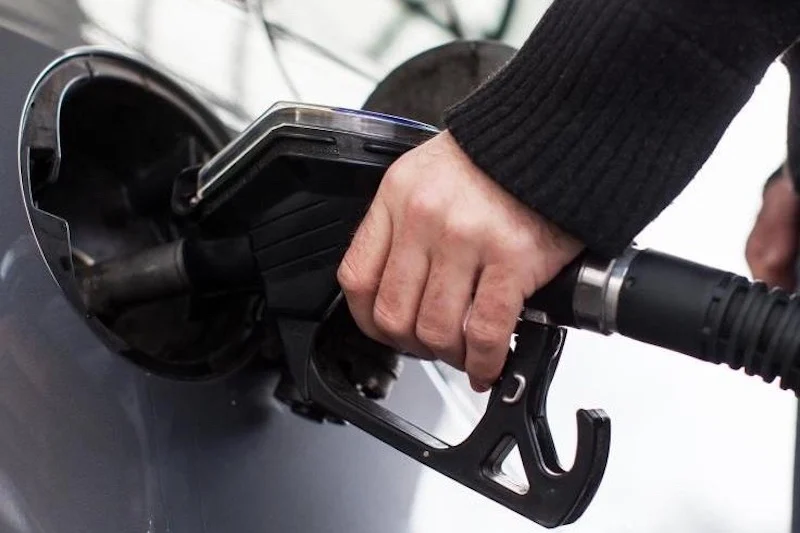 مبادرة أمنية بأمزميز.. السلطات المحلية تمنع بيع الوقود في القنينات البلاستيكية كإجراء احترازي صارم