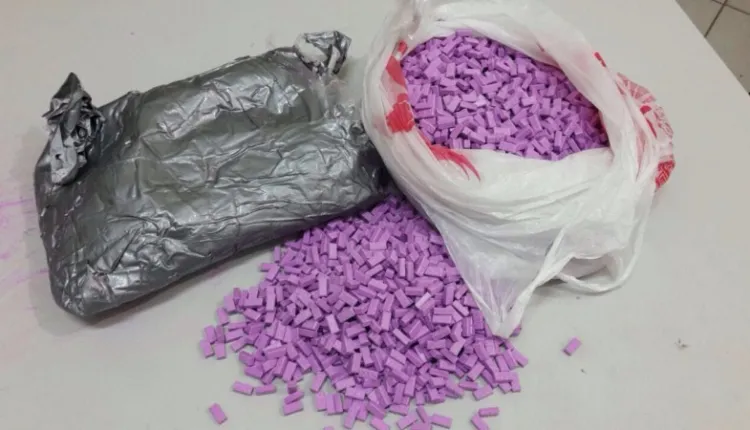 إحباط عملية تهريب بمعبر باب سبتة.. حجز 600 قرص مهلوس داخل سيارة تحمل ترقيماً إسبانياً